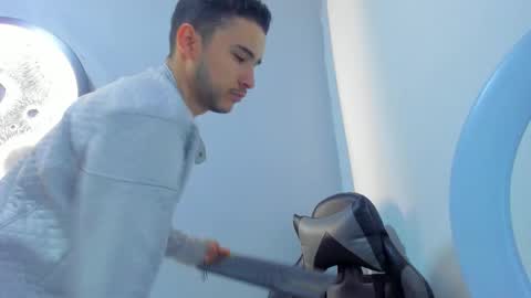 Snapshot of mike_256 chatting on February 8, 2026, 11:13 am Mike online show from February 8, 2026, 11:13 am