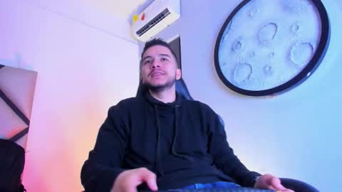 Snapshot of mike_256 chatting on February 18, 2026, 11:50 am Mike online show from February 18, 2026, 11:50 am