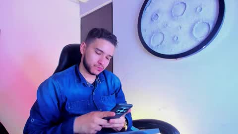 Snapshot of mike_256 chatting on February 25, 2026, 11:53 am Mike online show from February 25, 2026, 11:53 am