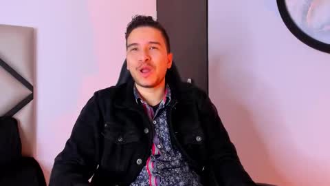 Snapshot of mike_257_ chatting on October 22, 2025, 12:05 pm Mike online show from October 22, 2025, 12:05 pm