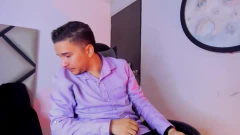 Snapshot of mike_257_ chatting on October 23, 2025, 11:42 am Mike online show from October 23, 2025, 11:42 am