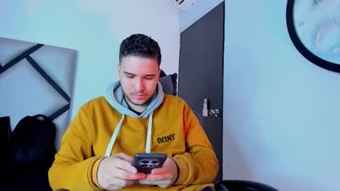 Snapshot of mike_257_ chatting on October 30, 2025, 11:44 am Mike online show from October 30, 2025, 11:44 am