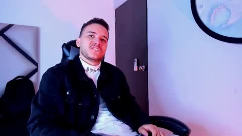 Snapshot of mike_257_ chatting on November 1, 2025, 12:07 pm Mike online show from November 1, 2025, 12:07 pm