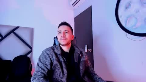 Snapshot of mike_257_ chatting on November 3, 2025, 11:44 am Mike online show from November 3, 2025, 11:44 am