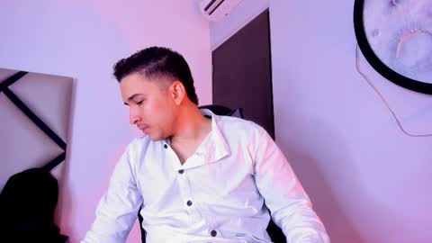 Snapshot of mike_257_ chatting on November 5, 2025, 11:43 am Mike online show from November 5, 2025, 11:43 am