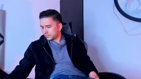 Snapshot of mike_257_ chatting on November 6, 2025, 11:44 am Mike online show from November 6, 2025, 11:44 am