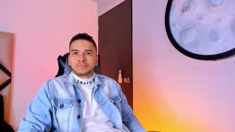 Snapshot of mike_257_ chatting on November 15, 2025, 11:40 am Mike online show from November 15, 2025, 11:40 am