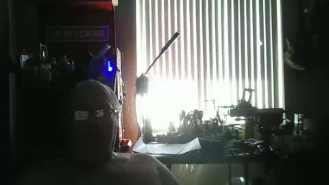 mike_allen4 online show from April 11, 2026, 5:50 pm