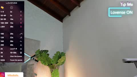 Snapshot of mike_belle chatting on February 8, 2025, 1:32 am Mike Belle online show from February 8, 2025, 1:32 am