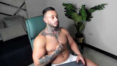 Snapshot of mike_belle chatting on September 14, 2025, 8:08 pm Mike Belle online show from September 14, 2025, 8:08 pm