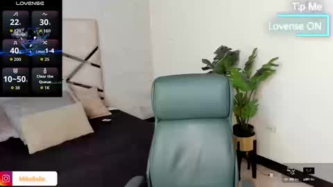 Snapshot of mike_belle chatting on September 24, 2025, 8:01 pm Mike Belle online show from September 24, 2025, 8:01 pm