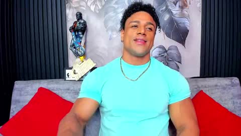 Snapshot of mike_estevess chatting on September 18, 2025, 6:15 am online show from September 18, 2025, 6:15 am