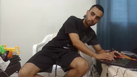 mike_leonrey22 online show from December 5, 2025, 7:43 pm