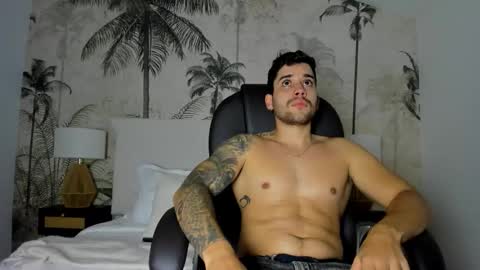 Snapshot of mike_montoya chatting on October 15, 2025, 5:18 am Mike Montoya online show from October 15, 2025, 5:18 am