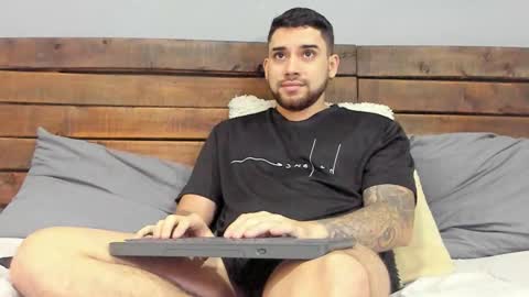 Snapshot of mike_montoya chatting on February 6, 2026, 3:00 am Mike Montoya online show from February 6, 2026, 3:00 am