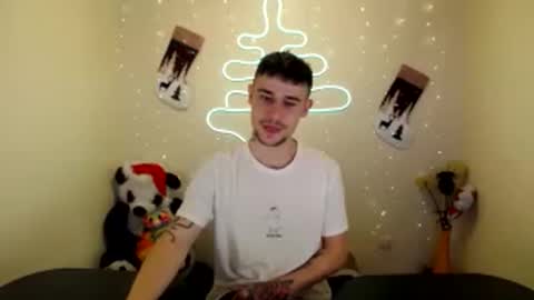 Snapshot of mike_severi chatting on December 17, 2024, 6:02 am Mike online show from December 17, 2024, 6:02 am