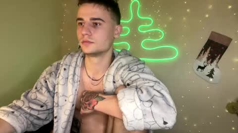 Snapshot of mike_severi chatting on December 21, 2024, 12:59 pm Mike online show from December 21, 2024, 12:59 pm