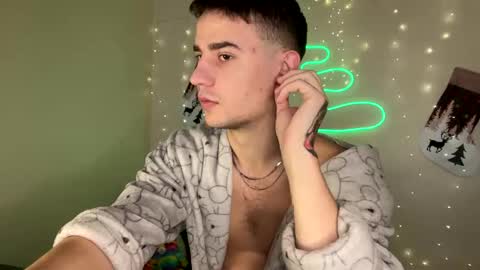 Snapshot of mike_severi chatting on December 22, 2024, 6:49 am Mike online show from December 22, 2024, 6:49 am