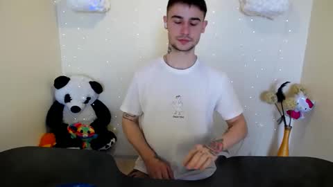 Snapshot of mike_severi chatting on February 9, 2025, 8:44 am Mike online show from February 9, 2025, 8:44 am