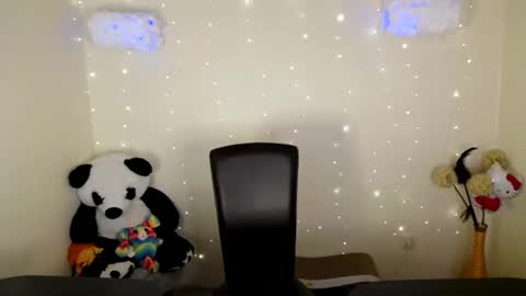 Snapshot of mike_severi chatting on February 12, 2025, 11:51 am Mike online show from February 12, 2025, 11:51 am