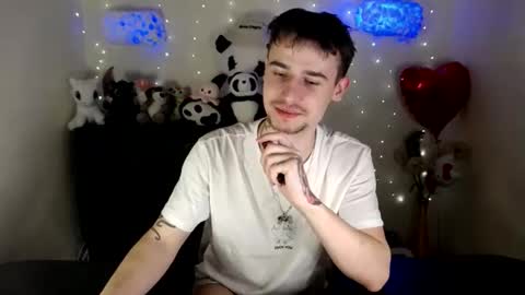 Snapshot of mike_severi chatting on February 27, 2025, 1:28 pm Mike online show from February 27, 2025, 1:28 pm