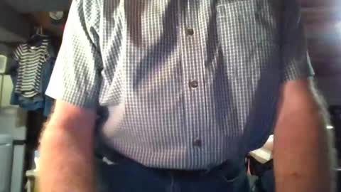 mikeb3200 online show from April 17, 2026, 12:57 am