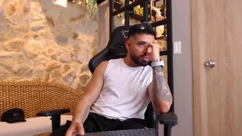 Snapshot of mikeblare chatting on January 18, 2025, 10:17 pm Mike Blare online show from January 18, 2025, 10:17 pm