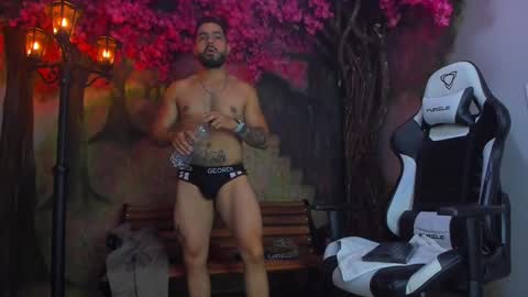 Snapshot of mikeblare chatting on January 21, 2025, 7:50 pm Mike Blare online show from January 21, 2025, 7:50 pm