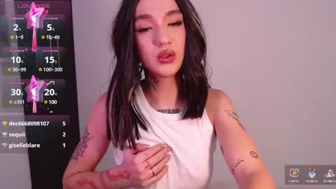 Snapshot of mikee_g chatting on February 21, 2025, 11:54 pm ZARA BLARE online show from February 21, 2025, 11:54 pm