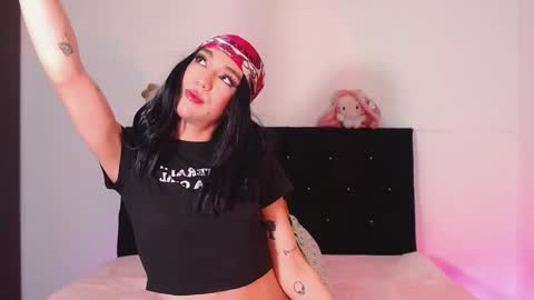 Snapshot of mikee_g chatting on October 20, 2025, 1:28 am ZARA BLARE online show from October 20, 2025, 1:28 am