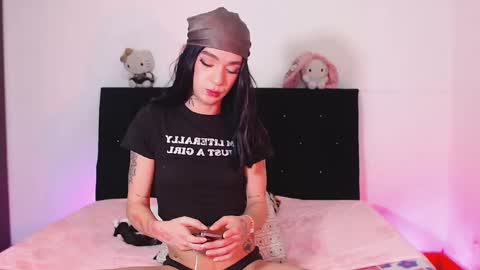 Snapshot of mikee_g chatting on October 20, 2025, 11:38 pm ZARA BLARE online show from October 20, 2025, 11:38 pm