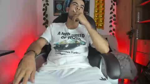 mikee_scooth online show from January 8, 2025, 1:42 am