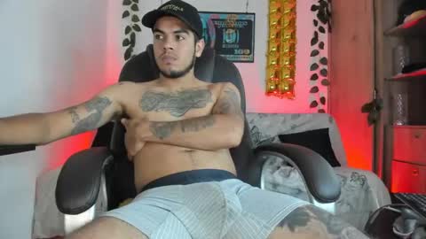 mikee_scooth online show from January 21, 2025, 11:46 am