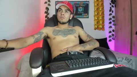 mikee_scooth online show from February 7, 2025, 9:04 pm
