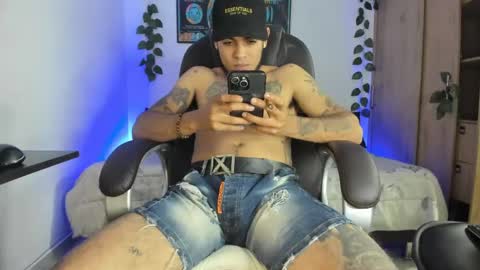 mikee_scooth online show from February 17, 2025, 5:14 am