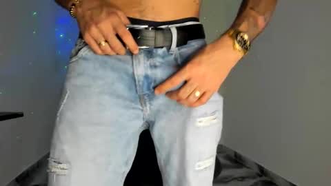 mikee_scooth online show from February 19, 2026, 6:26 pm