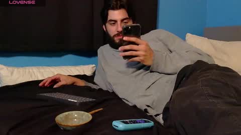 Snapshot of mikehawk1589 chatting on December 23, 2024, 6:44 am mikehawk1589 online show from December 23, 2024, 6:44 am