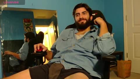 Snapshot of mikehawk1589 chatting on December 27, 2024, 7:51 am mikehawk1589 online show from December 27, 2024, 7:51 am