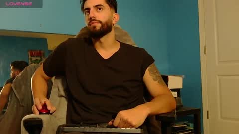 Snapshot of mikehawk1589 chatting on December 30, 2024, 1:04 am mikehawk1589 online show from December 30, 2024, 1:04 am