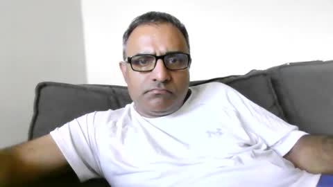 Snapshot of mikej143 chatting on May 3, 2026, 11:44 pm mikej143 online show from May 3, 2026, 11:44 pm