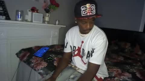 Snapshot of mikejones1415 chatting on November 16, 2025, 11:43 pm mike jones online show from November 16, 2025, 11:43 pm