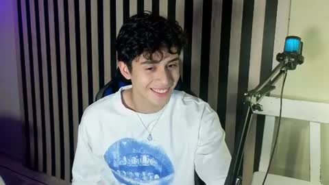 Snapshot of mikevoss_ chatting on June 16, 2026, 7:16 pm Mike online show from June 16, 2026, 7:16 pm