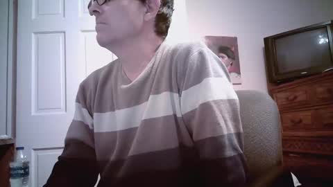 Snapshot of mikewulds chatting on December 28, 2024, 12:36 am Mike online show from December 28, 2024, 12:36 am