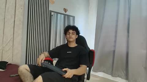 Snapshot of mikey_banji chatting on November 9, 2025, 2:26 pm mikey_banji online show from November 9, 2025, 2:26 pm