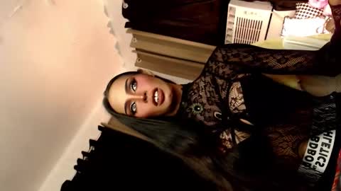 Mistress MikeyAlawi online show from December 22, 2025, 3:09 pm