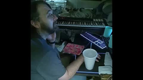 Snapshot of mikeylikesit38 chatting on December 4, 2024, 4:21 am Mikey online show from December 4, 2024, 4:21 am