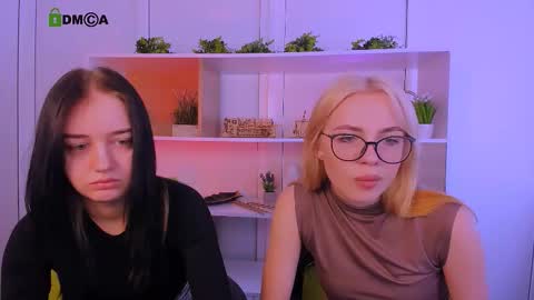 Snapshot of miki_ti chatting on October 26, 2025, 9:04 am miki_ti online show from October 26, 2025, 9:04 am