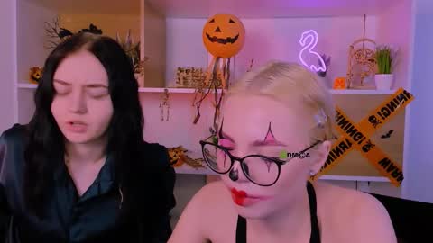 Snapshot of miki_ti chatting on October 31, 2025, 9:43 am miki_ti online show from October 31, 2025, 9:43 am