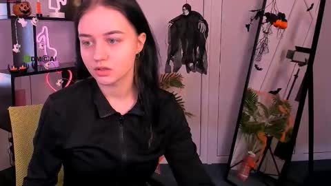 Snapshot of miki_ti chatting on November 1, 2025, 9:22 am miki_ti online show from November 1, 2025, 9:22 am