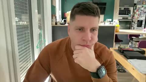 Snapshot of miklp8463 chatting on February 4, 2026, 8:42 am miklp8463 online show from February 4, 2026, 8:42 am